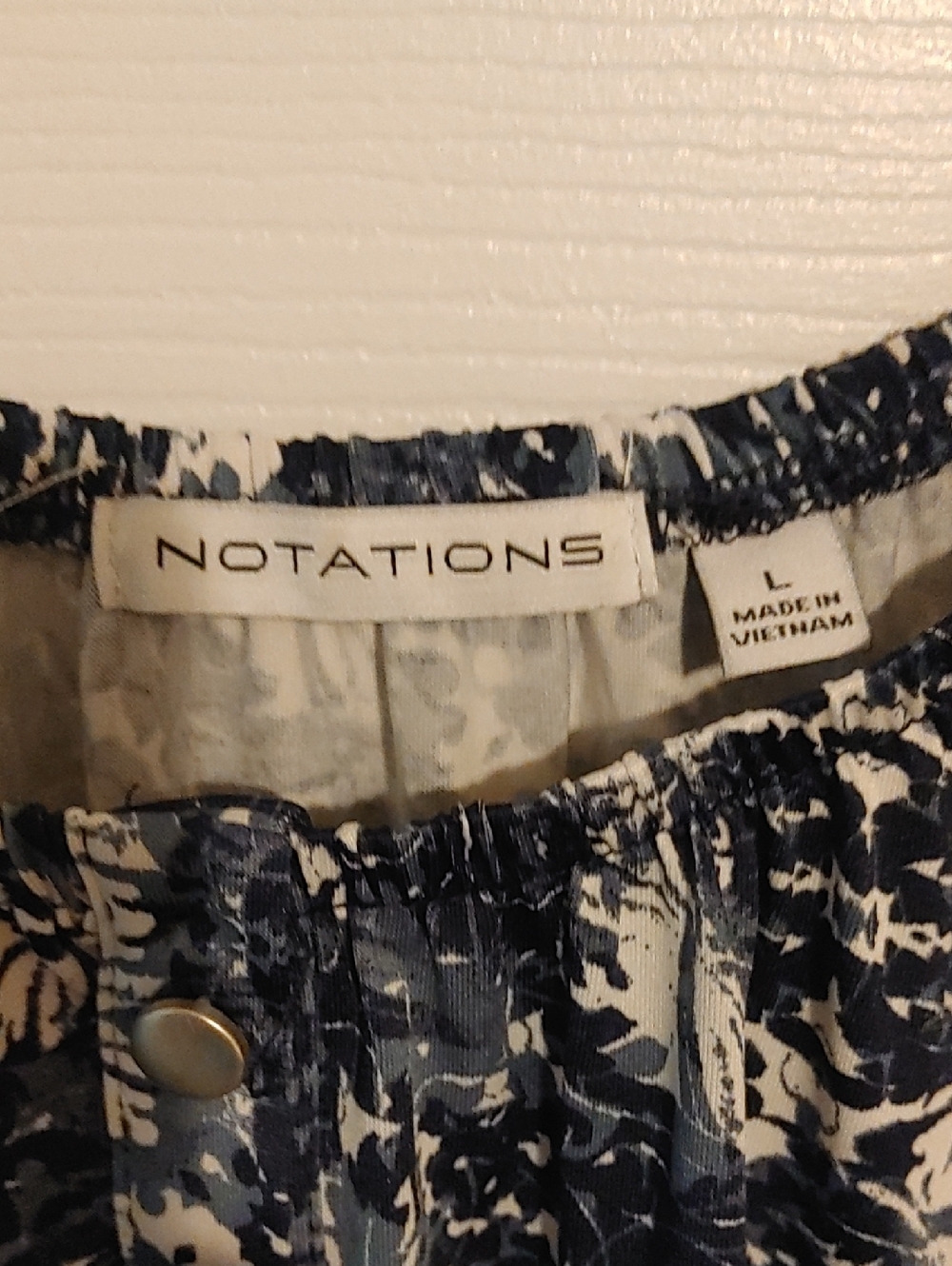 Notations Navy and White Floral Button-Pleat Peasant Blouse Women's Size Large - Picture 2 of 6